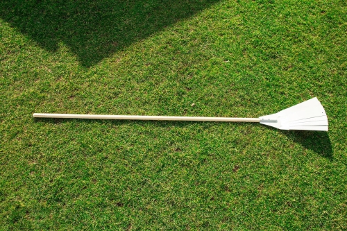 Tłumica metalowa ze stylem drewnianym